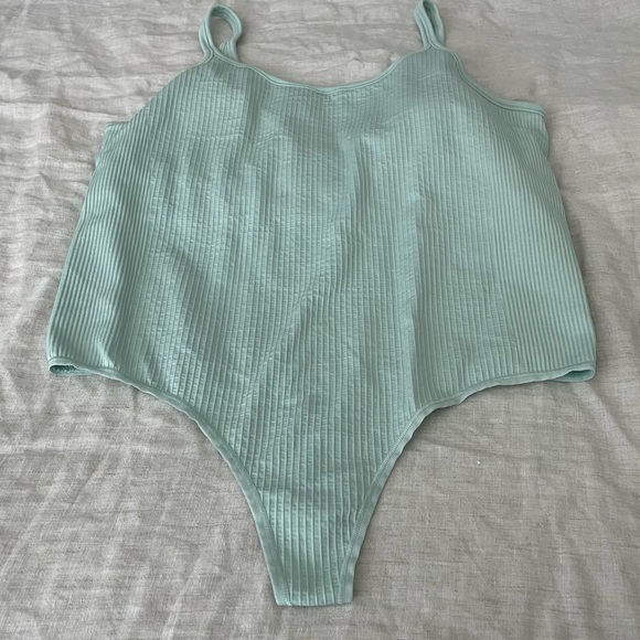 RARE Lululemon Ebb to Street Mint Bodysuit - Picture 5 of 9